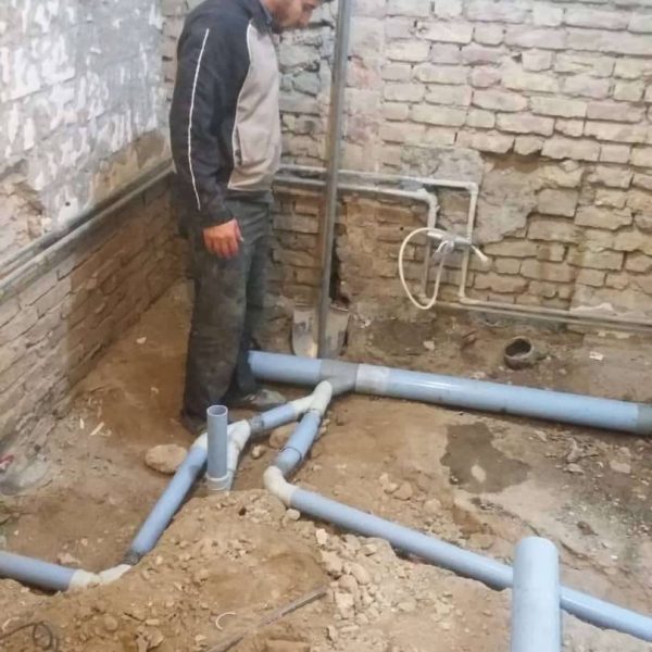 اجرای لوله‌کشی ساختمان با لوله‌های پلی‌اتیلن در تهران
